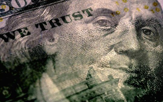 Strategists: The Erosion of US Dollar's Reserve Currency Status Has Accelerated at 'Alarming Pace'