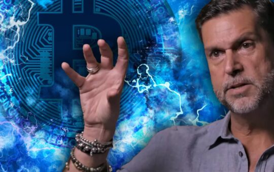 Raoul Pal Signals ‘Banana Zone’ Rally, Predicts Strong ‘Crypto Summer’ for Digital Assets