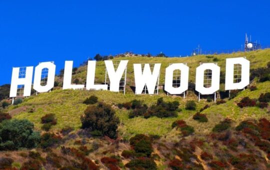 Solana Meme Coin Pumps—Then Dumps—After Promoter Climbs Hollywood Sign