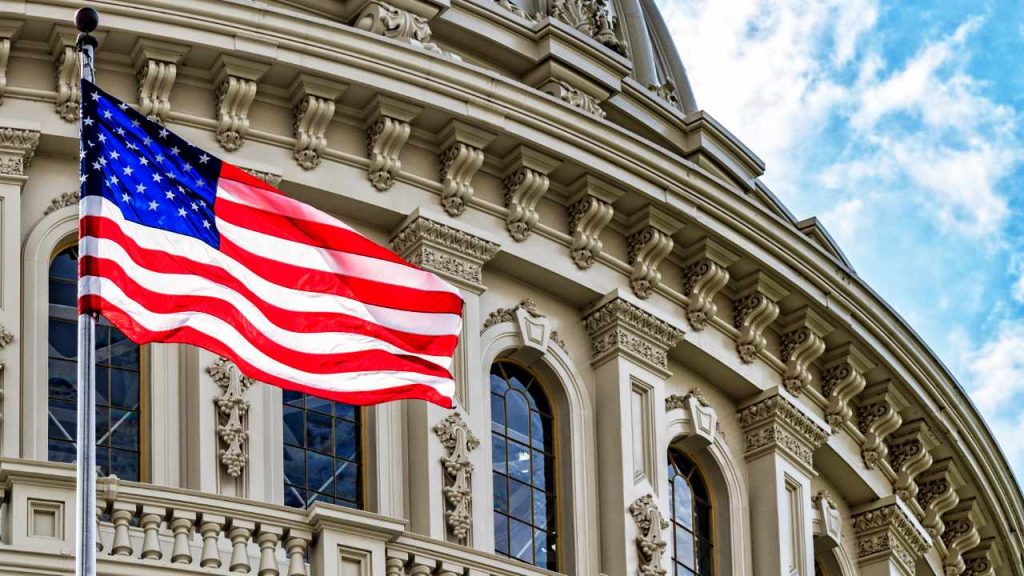 Coinbase Urges Senate Vote to Shape US Crypto Regulations Before August