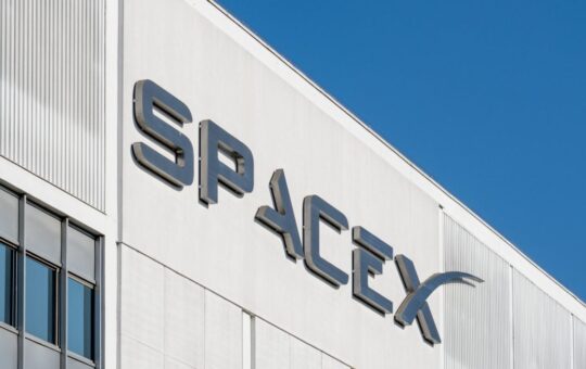 Musk's SpaceX Breaks Below Its $135 IPO Price After a 42% Collapse From Its Peak
